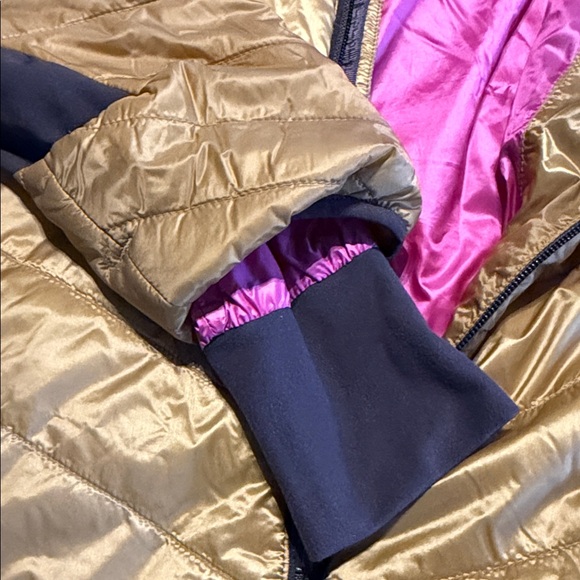 Stylish Gold and Pink Women's Puffer Jacket - Picture 4 of 8